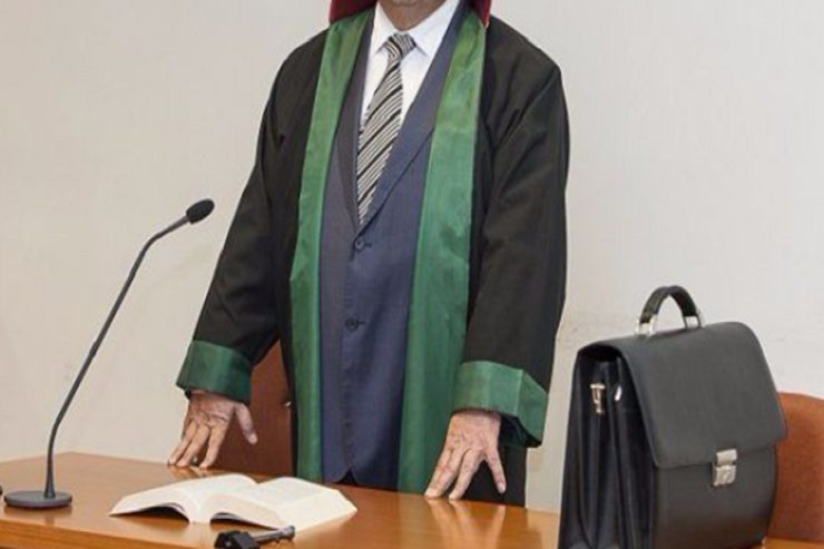 Azərbaycanda bu vəkillər CƏZALANDIRILDI 