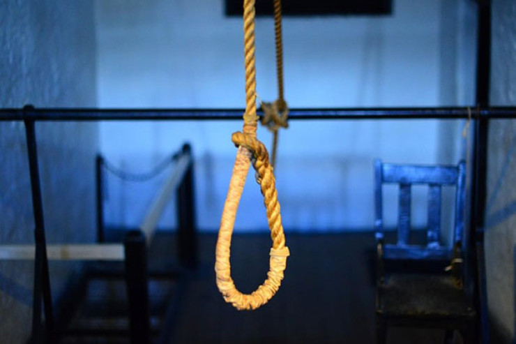 Şəmkirdə gənc oğlan özünü asdı 