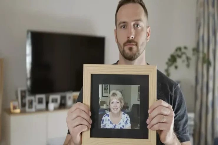 Oğul anasının ölümündən sonra  lotereya bileti tapdı: Möhtəşəm məbləğ  qazandı