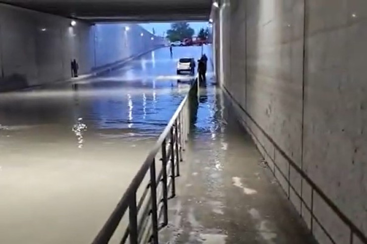 Bakıda tunelə yenə su doldu - VİDEO 