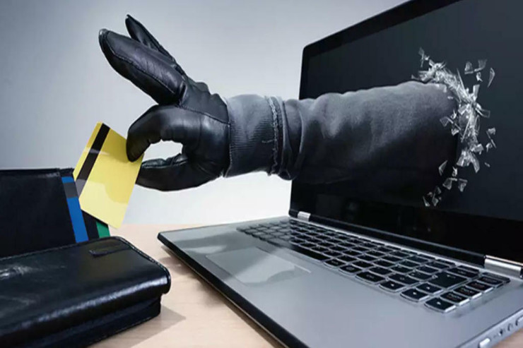 Kartlarda çox pul saxlamayaq təhlükəlidir? – Dələduzlar belə edir 