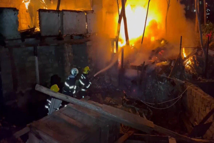 Nəsimi rayonunda yanğın - VİDEO 