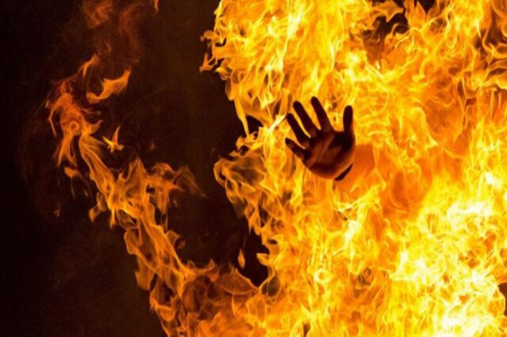 Qadın ərini polisə verən kişini diri-diri yandırdı 