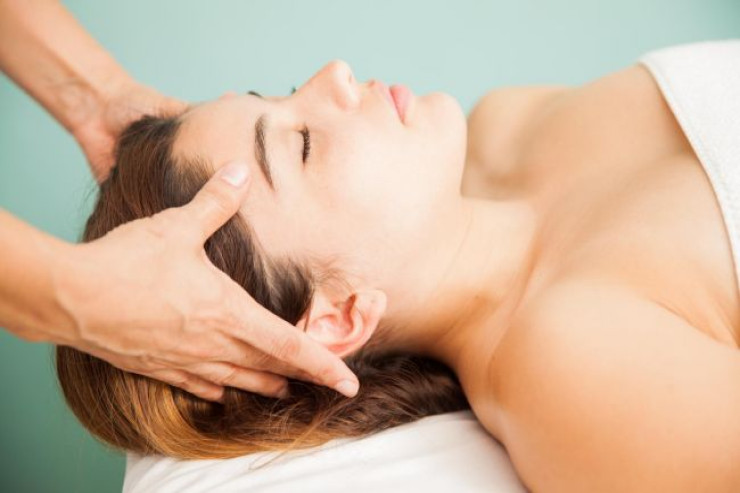 5 dəqiqəlik masajla stressi və saç tökülməsini  unudun