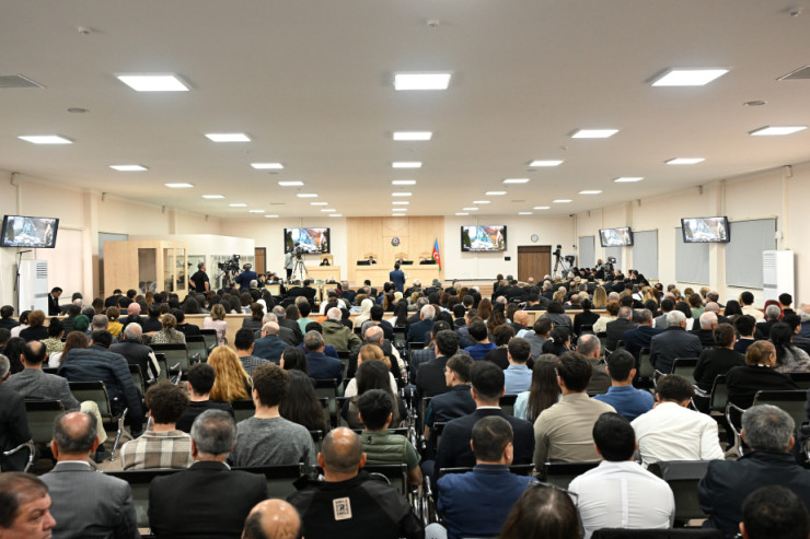 Məhkəmədə Ermənistan silahlı qüvvələri tərəfindən Kəlbəcərin işğalı zamanı əsir və girov götürülmüş azərbaycanlılara işgəncələr verilməsi ilə bağlı ifadələr dinlənilib