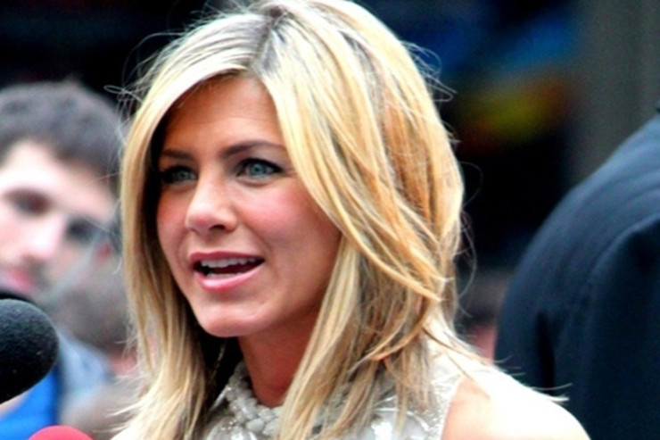 Maşını fanatı olduğu  aktrisanın darvazasına çırpdı - Şok faktlar ÜZƏ ÇIXDI 