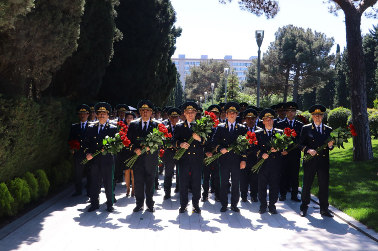 Prokurorlar Fəxri Xiyabanı ziyarət etdi