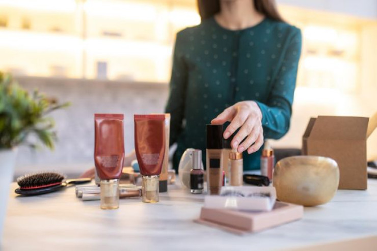 Bu kosmetika sağlamlığa zərərlidir: bu 4 vasitənin olub-olmadığını YOXLAYIN 
