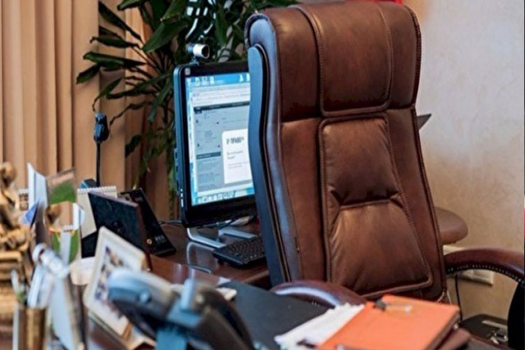 Rusca danışan məktəb direktoru işdən QOVULDU 