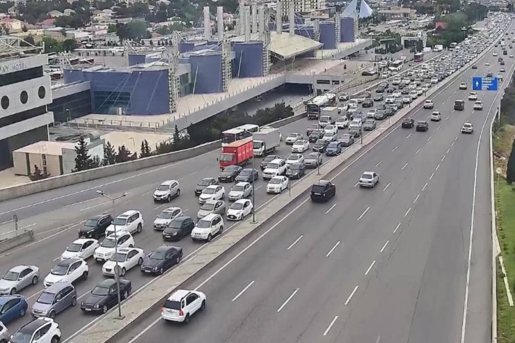 Bakıda bu yollarda sıxlıq var - SİYAHI 