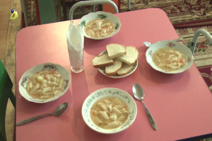 Bakıda bu bağçada uşaqlara vaxtı keçən qidalar  verilir? - CAVAB