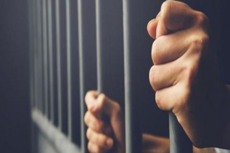 Keçmiş məmur HƏBSDƏ ÖLDÜ 