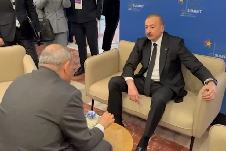 İlham Əliyev Paşinyanla görüşdü - VİDEO 