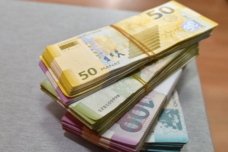 Bakıda satıcı işlədiyi mağazadan 20 min manat oğurladı 