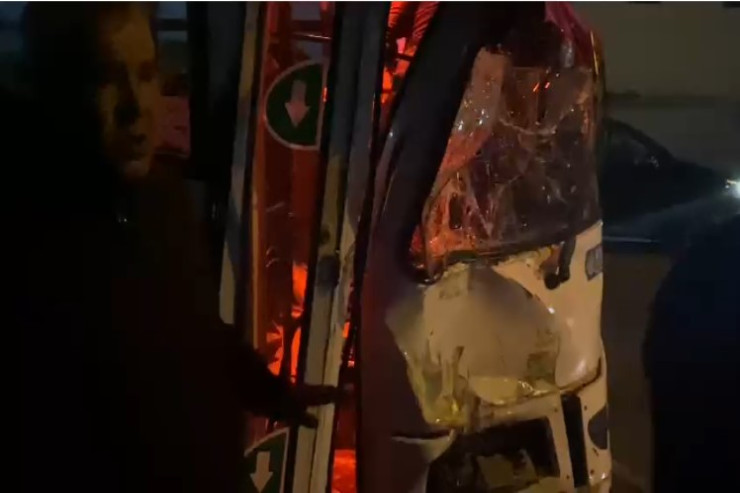 Bakıda iki marşrut avtobusu toqquşdu, xəsarət alanlar var - VİDEO 