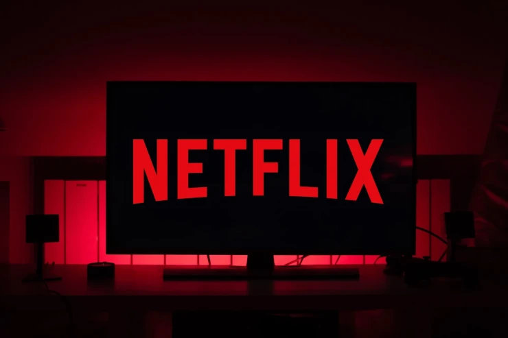 “Netflix” süni intellekt  reklamlarını seriallara inteqrasiya etməyi planlaşdırır