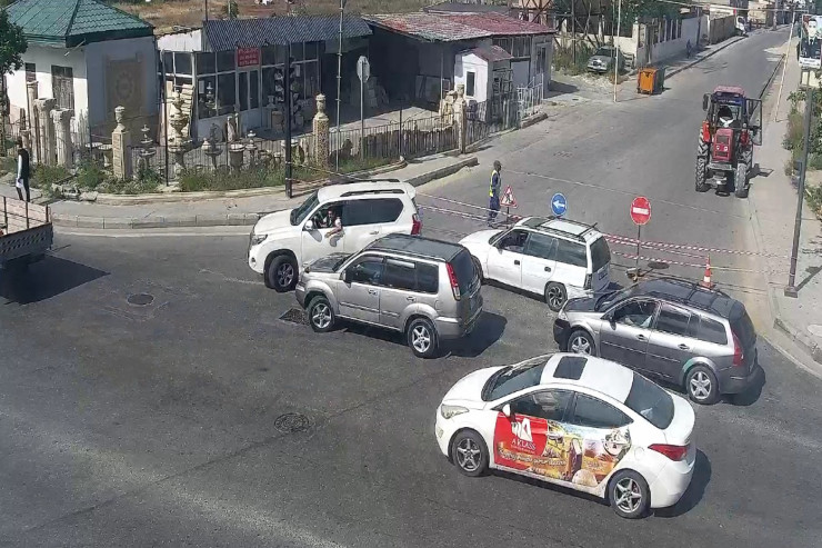 Bakıda bu küçə tam bağlıdır 