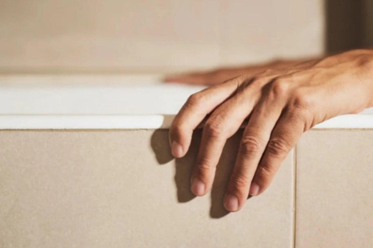 Bakıda 30 yaşlı kişinin meyiti hamamda tapıldı 