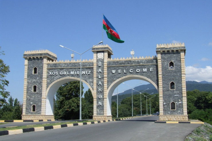 Balakəndə FACİƏ:  19 yaşlı qız körpüdən çaya düşdü