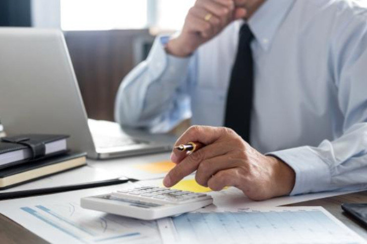 "İşçidən çox  işçi var”  - Ekspert sahibkarların qanunsuzluğundan danışır