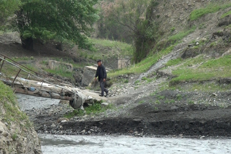 Qəbələdə 5 kəndin bir körpüsü var, o da qəzalı  - VİDEO 
