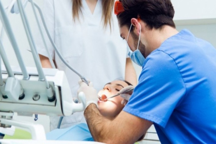 Stomatoloqlar şikayətçidir: “Bizdən 1200-1800 manat tələb olunur” -VİDEO 