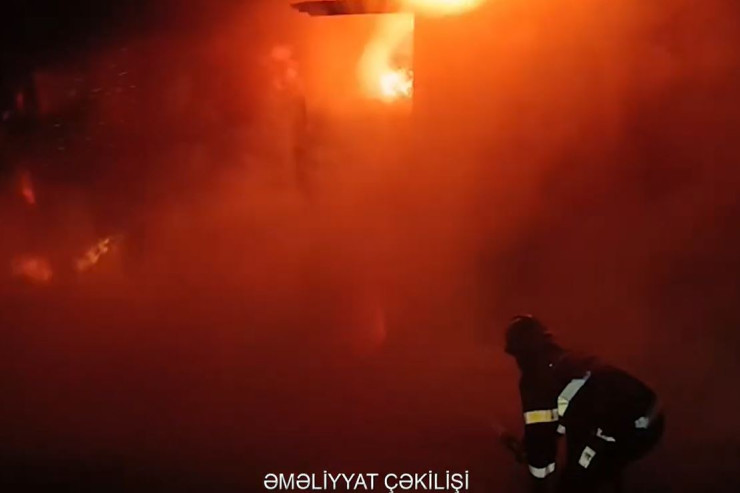 21 ton yükü  olan avtomobil yandı - VİDEO 