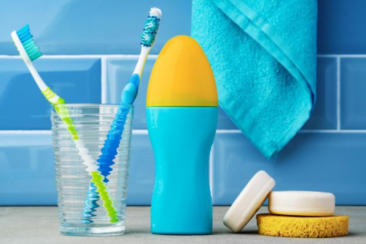 Diş fırçalarınızı bu yerdə əsla saxlamayın: zərərləri 