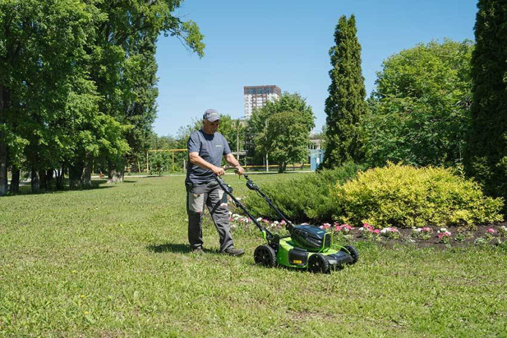 Ot biçən  kişi yanıb öldü