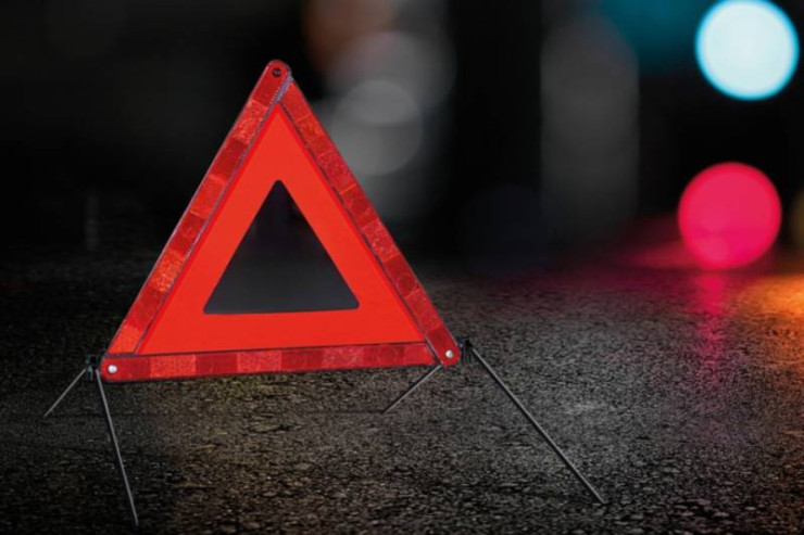 İşıq dirəyinə çırpılan sürücü ÖLDÜ 