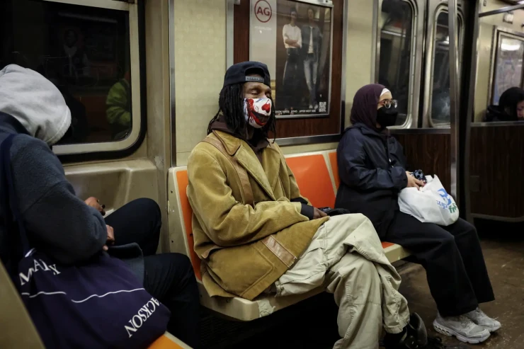 COVID-19-un yeni, yüksək yoluxucu variantı  sürətlə yayılır