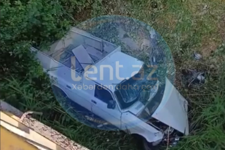 Zaqatalada maşın körpüdən aşdı, xəsarət alan var - VİDEO  - YENİLƏNİB 