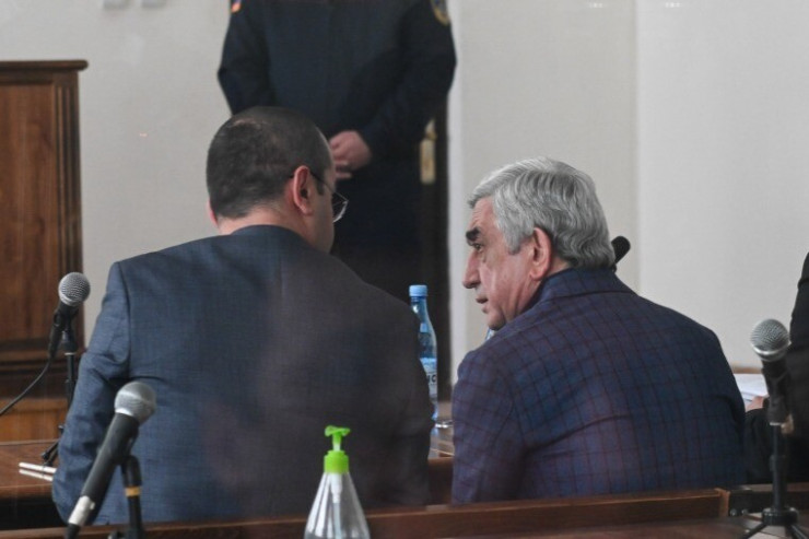 Serj Sarqsyan 3 milyon dollar  rüşvət alıb?