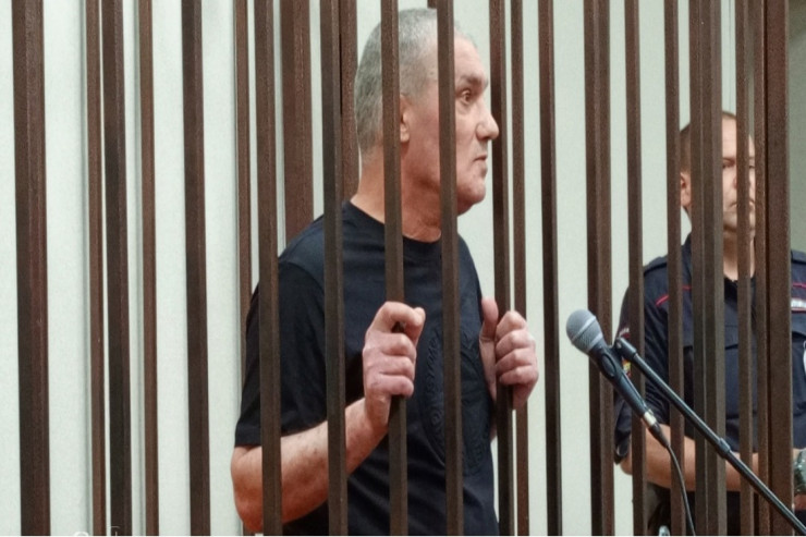 Şəhərə "nəzarət" edən azərbaycanlı avtoritet HAKİM QARŞISINDA 