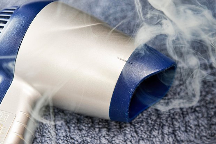 Saç fenini  işə salan körpə öldü