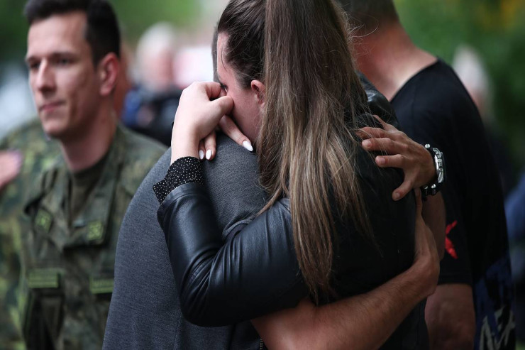 Dörd ərini  döyüşə göndərən qadın tutuldu