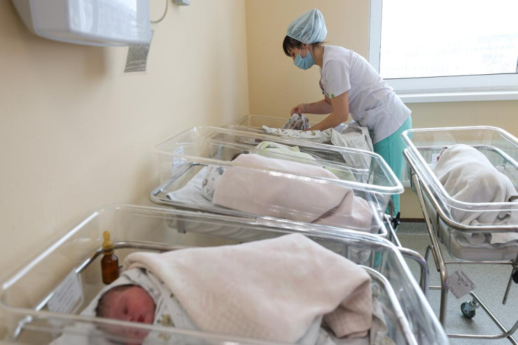 Körpələri xaricə satan özəl klinika həkimləri İFŞA OLUNDU 