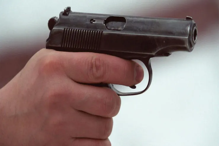 Ailəsini güllələdi,  arvadı və əmisi öldü