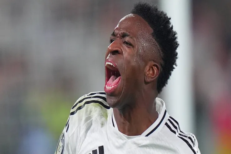 Vinisius “Real”dan sonra gedəcəyi klubun formasında  məşq edir