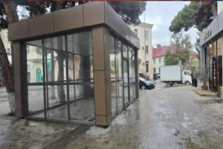 Sumqayıtda köşkdə  meyit tapıldı