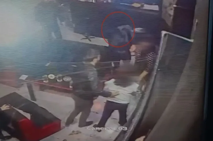 Balakəndə kafedə İNSİDENT:  bakalı başına çırpdı - HADİSƏ ANI 