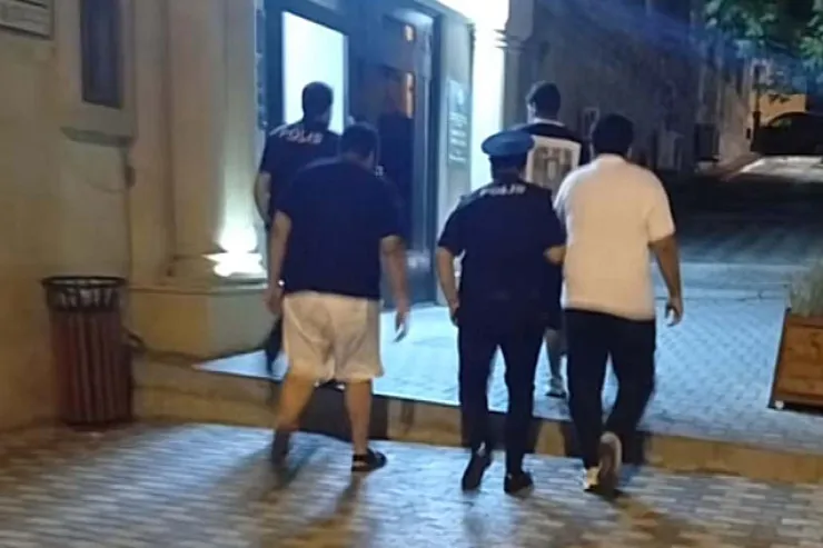 Şəhidlər Xiyabanında  qeyri-etik video çəkən ərəblərin   məhkəməsi başlayır