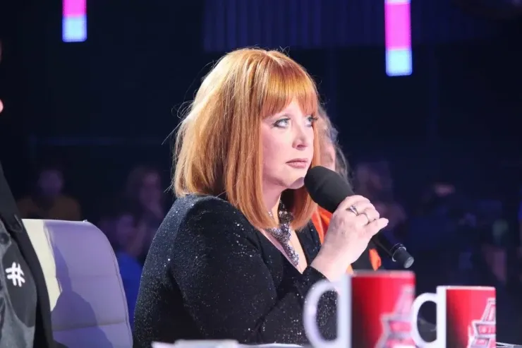 Puqaçova simvolik bir əşya  qoyaraq Rusiyadan gedib