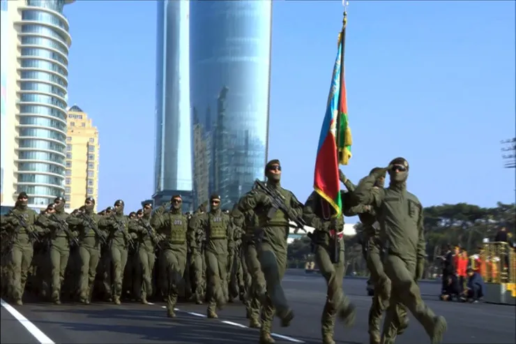 "Qartal" xüsusi təyinatlıları HƏRBİ PARADDA  - VİDEO 