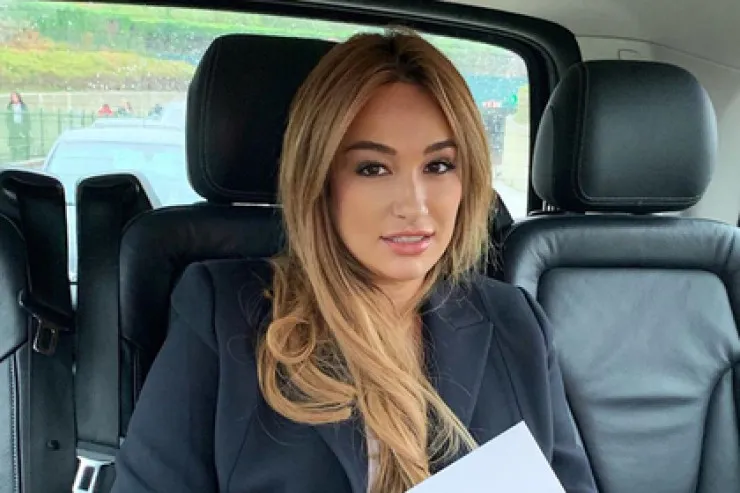 Azərbaycanlı biznes ledi  milyarderin hədiyyələrini ona çatdırdı: yaxta, qızıllar... 