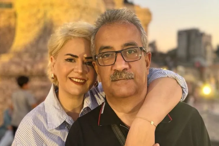 Rejissor xanımı teatrın direktorundan   boşanır