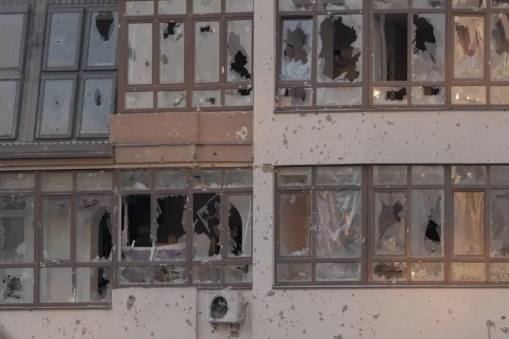 Azərbaycanın Ukraynadakı səfirliyinin raket hücumundan  sonrakı FOTOLARI 