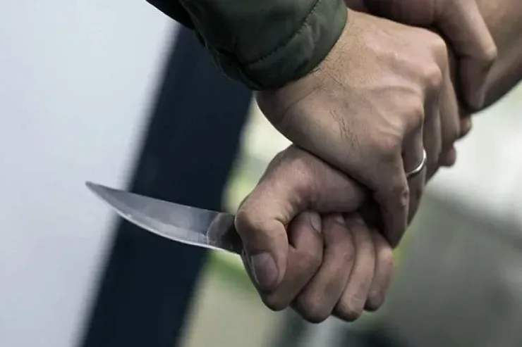 Şəmkirdə həmkəndlisini bıçaqlayan   tutuldu