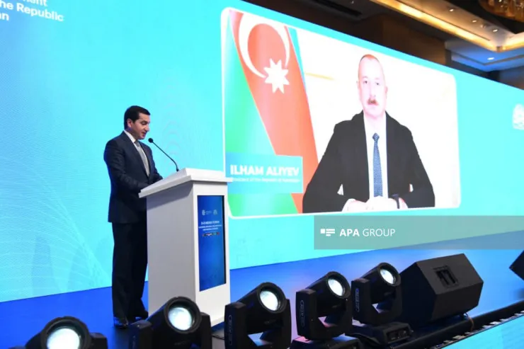 Prezident D-8 Media Forumunun iştirakçılarına müraciət ünvanladı 