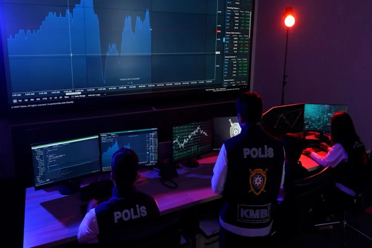 Onlayn qumar təşkil edən 20 nəfər TUTULDU - VİDEO 